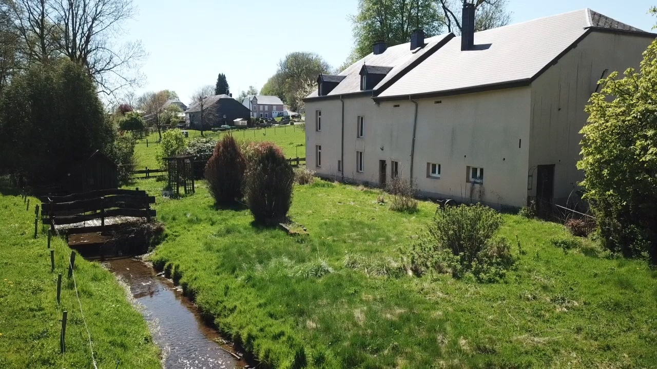 dji1745925187345 Ancienne ferme dans le village de Marbay