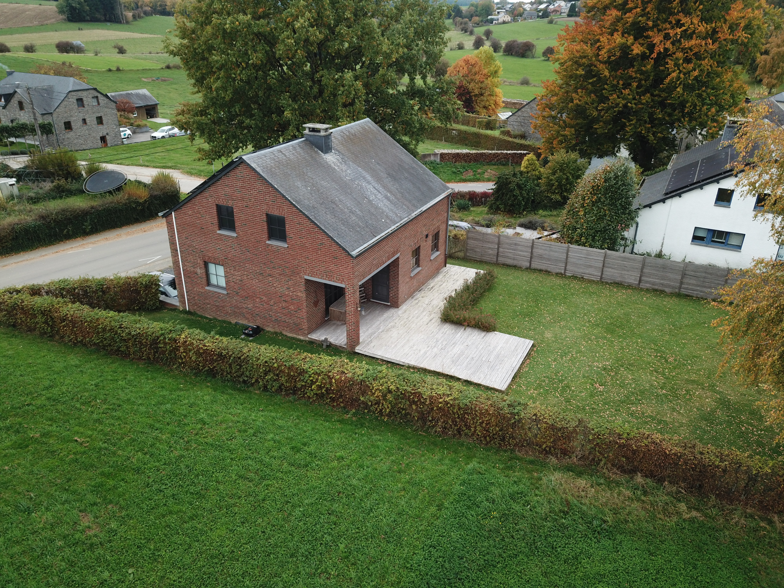 DCIM100MEDIADJI_0709.JPG Maison 4 façades, quartier résidentiel à Bertrix
