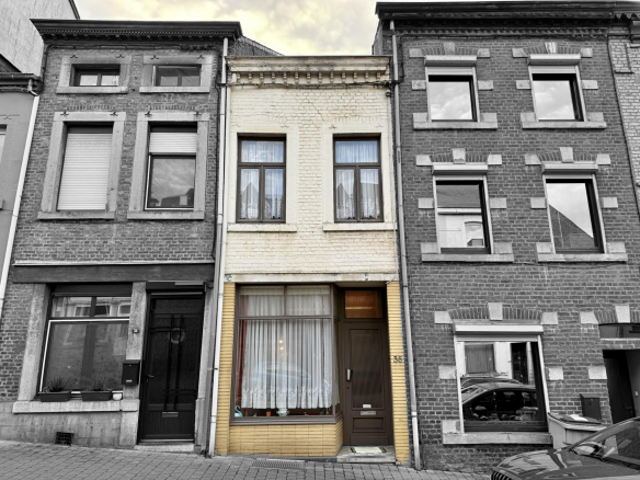 Maison à rénover au cœur de Saint-Hubert
