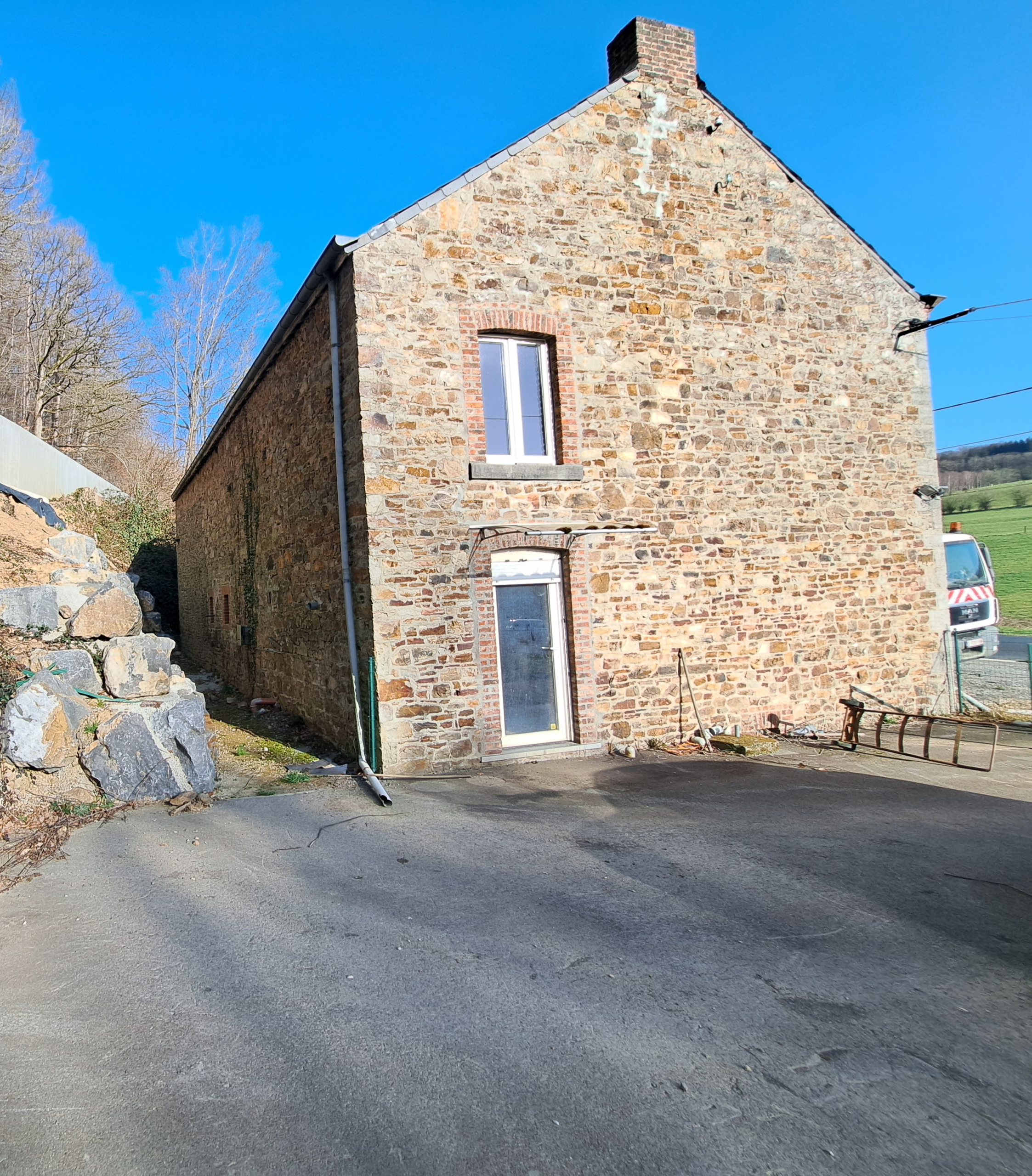 Maison 4 façades à Erezée.