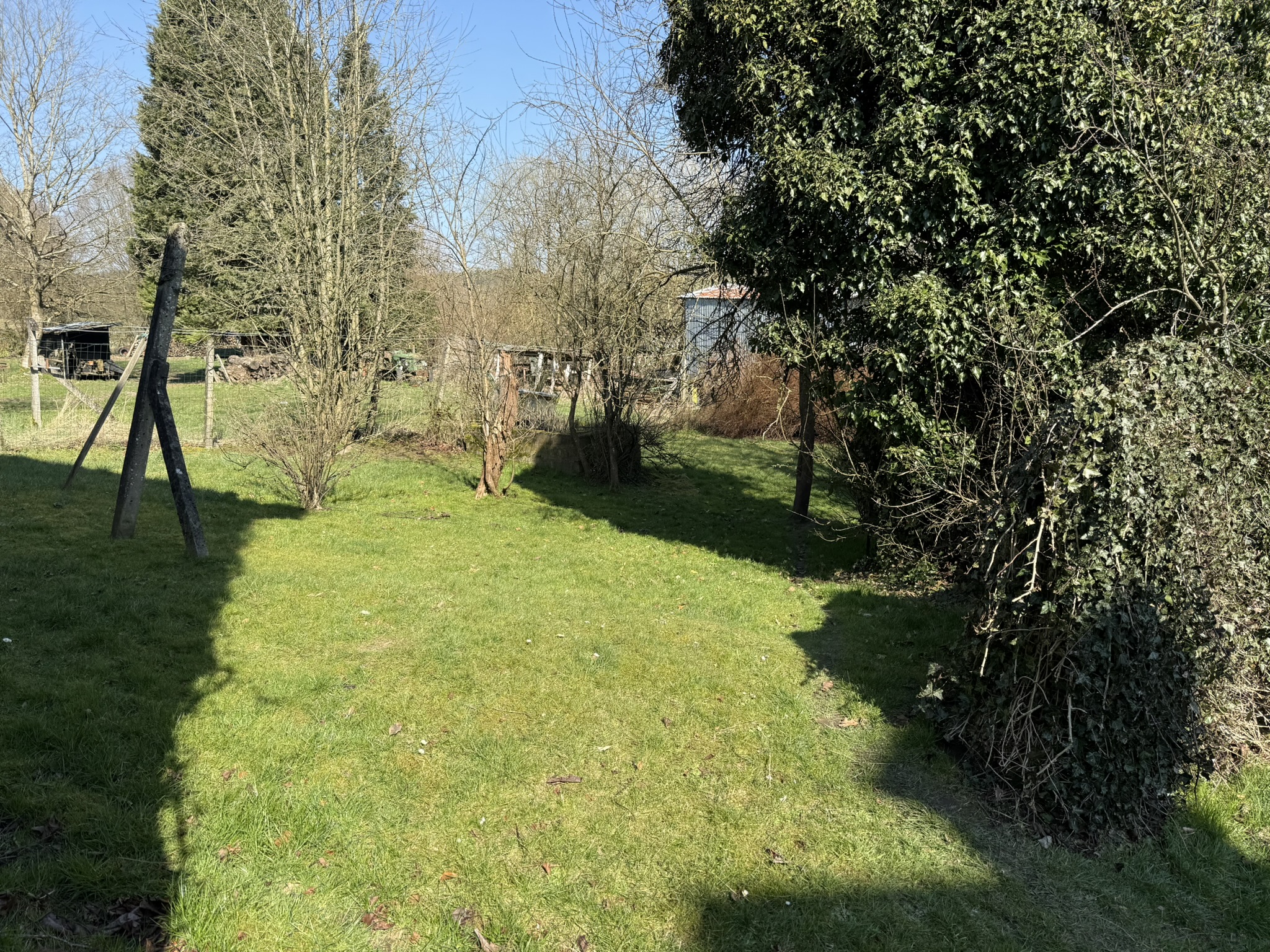 Maison 4 façades avec grange à rénover à Moircy