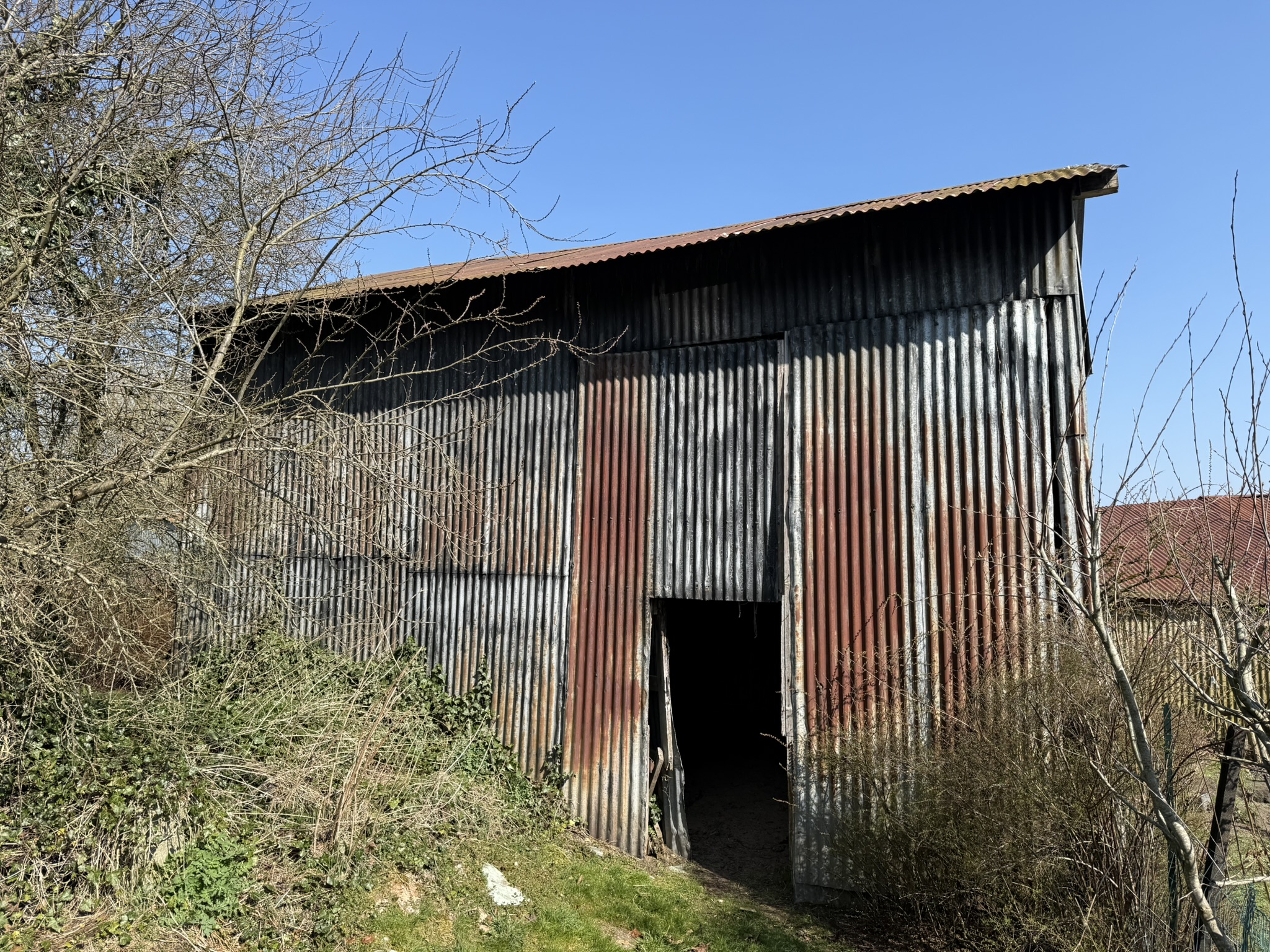 Maison 4 façades avec grange à rénover à Moircy