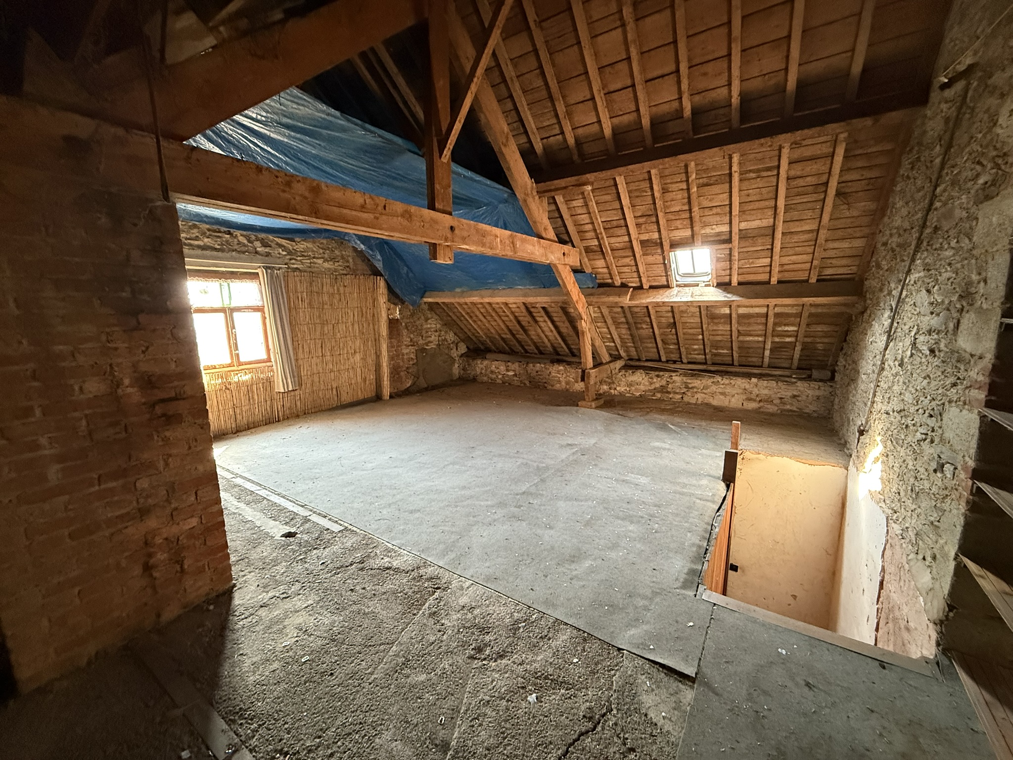 Maison 4 façades avec grange à rénover à Moircy