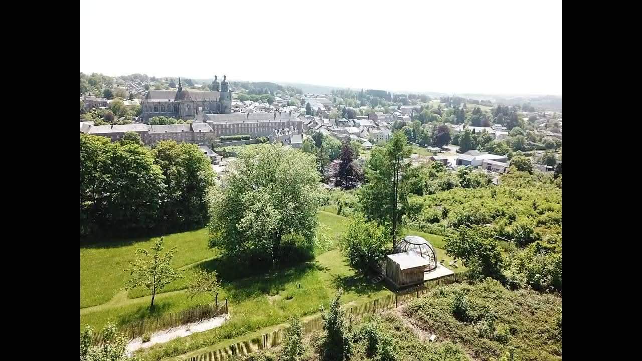 Maison 4 façades avec piscine et vue