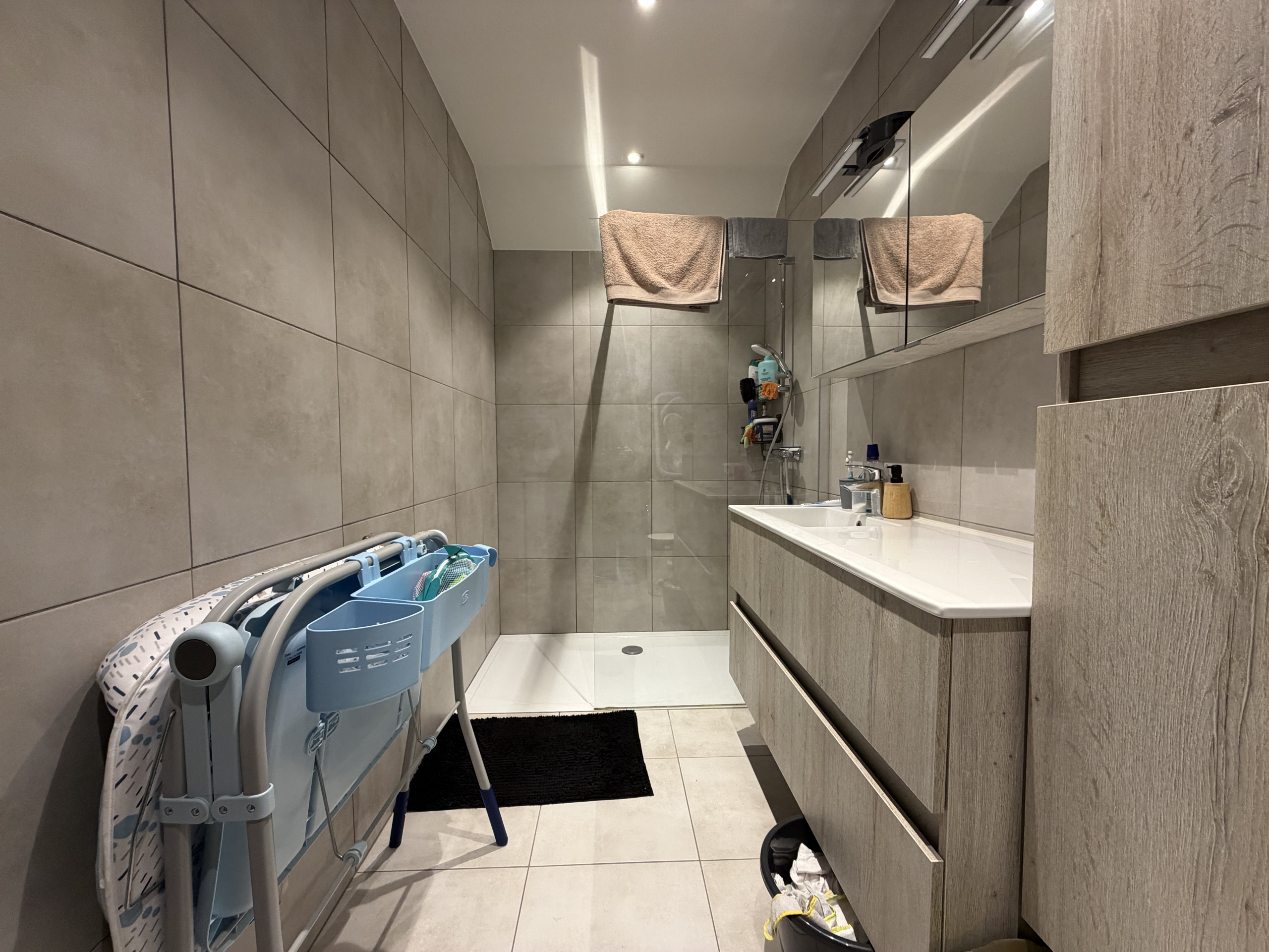 Superbe appartement 2 ch dans le centre de St-Hubert